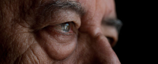 Your Eyesight Could Be Putting You at Risk of Developing Alzheimer's